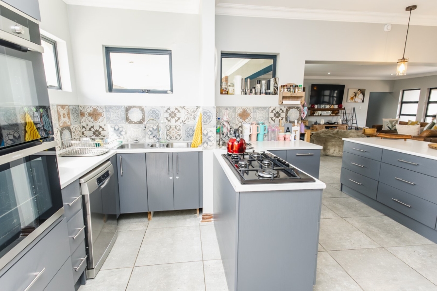 5 Bedroom Property for Sale in Somerton Estate Free State